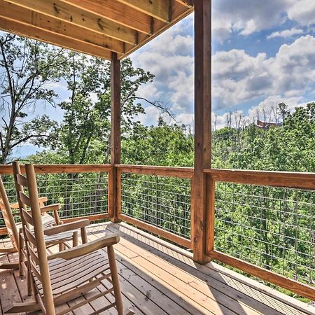 Modern Cabin With Hot Tub And Game Room In Gatlinburg! Extérieur photo