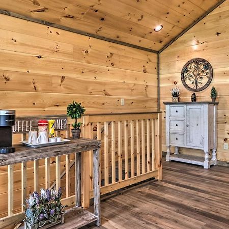 Modern Cabin With Hot Tub And Game Room In Gatlinburg! Extérieur photo