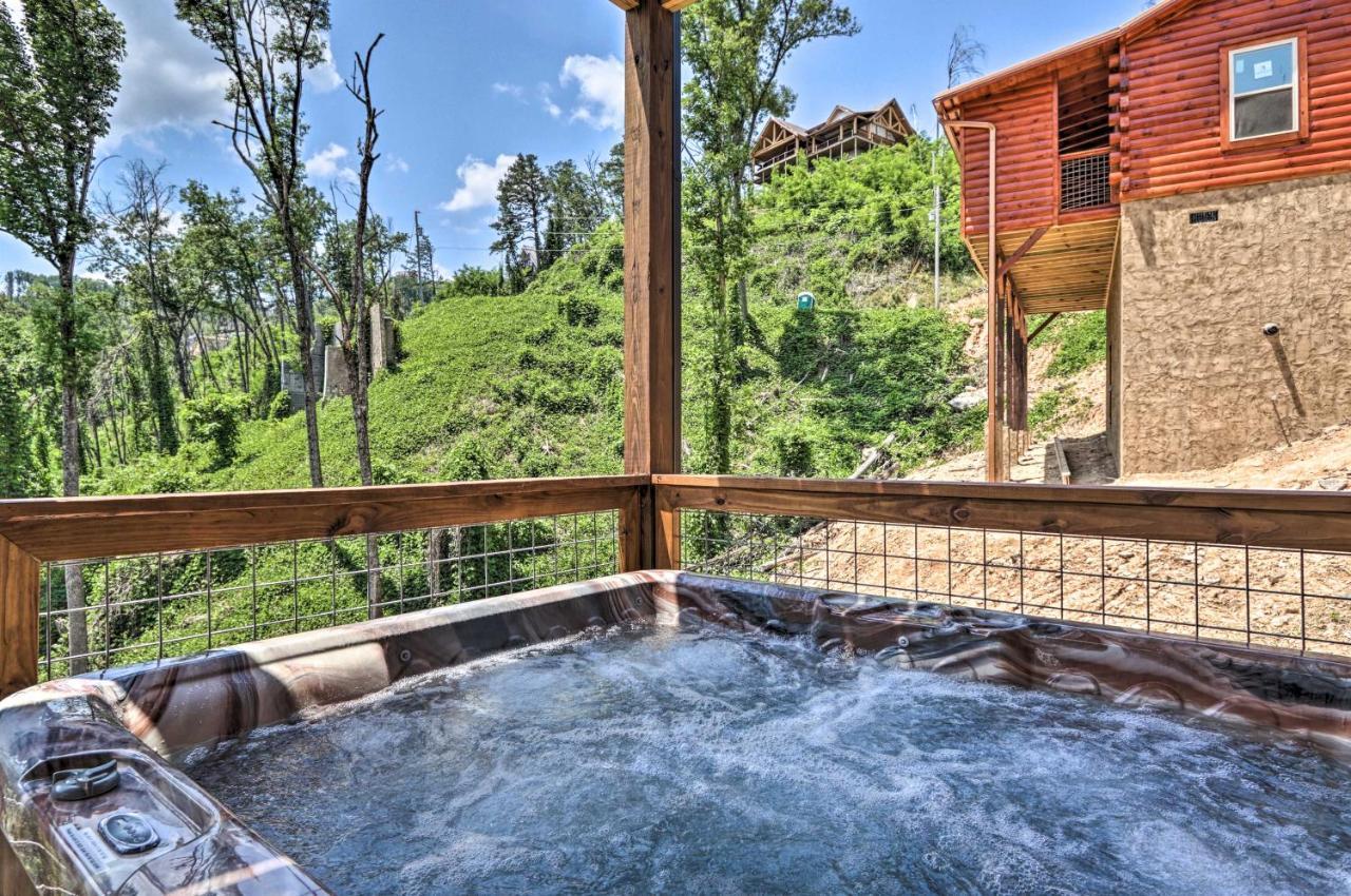 Modern Cabin With Hot Tub And Game Room In Gatlinburg! Extérieur photo