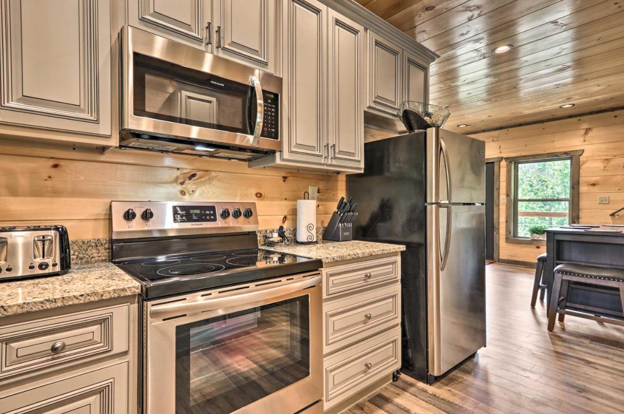 Modern Cabin With Hot Tub And Game Room In Gatlinburg! Extérieur photo