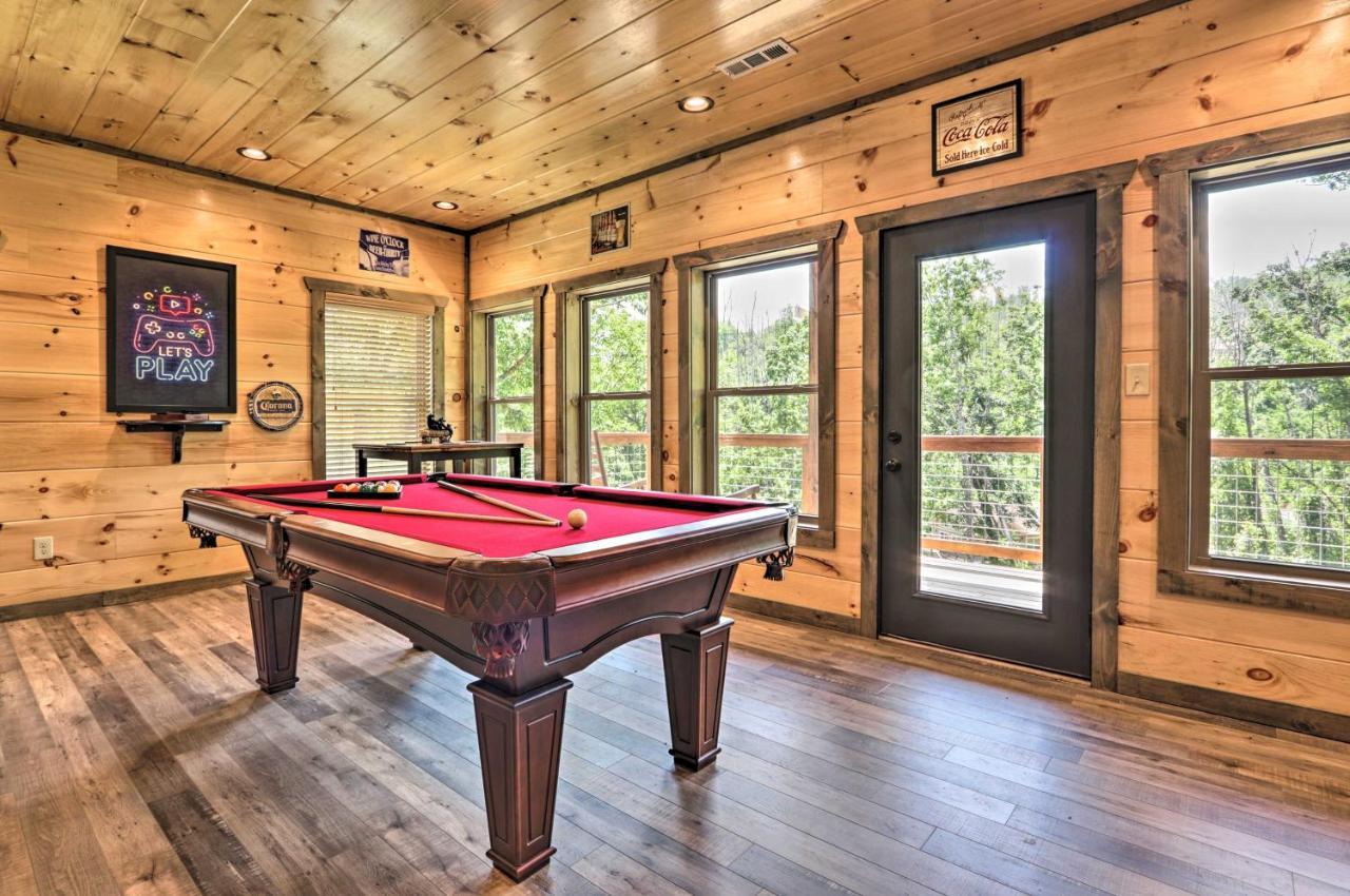 Modern Cabin With Hot Tub And Game Room In Gatlinburg! Extérieur photo