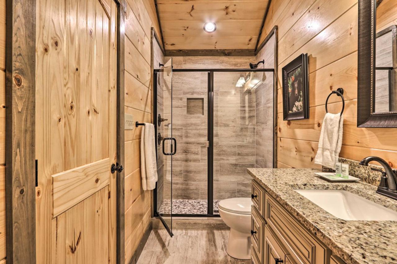 Modern Cabin With Hot Tub And Game Room In Gatlinburg! Extérieur photo