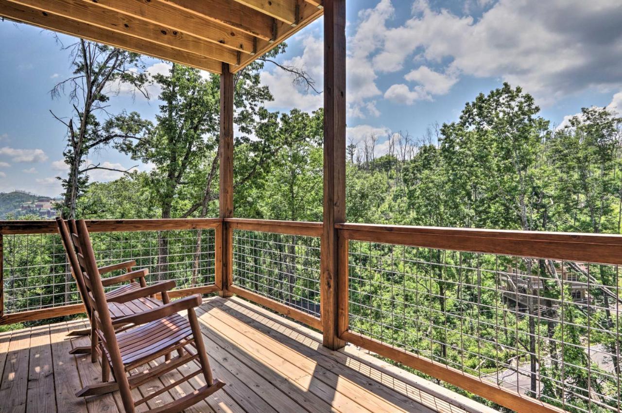 Modern Cabin With Hot Tub And Game Room In Gatlinburg! Extérieur photo